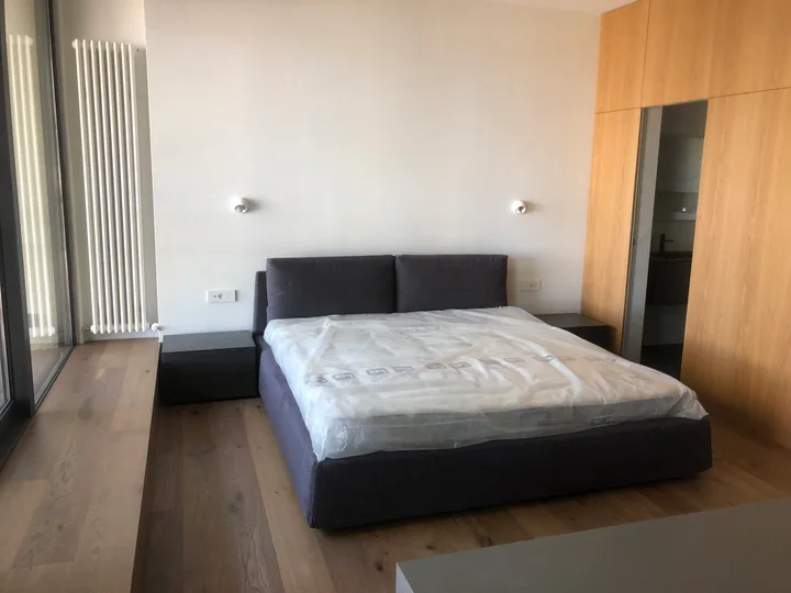 სახლის რეკონსტრუქცია წყნეთში — ფოტოები